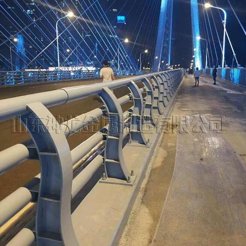 道路交通護(hù)欄